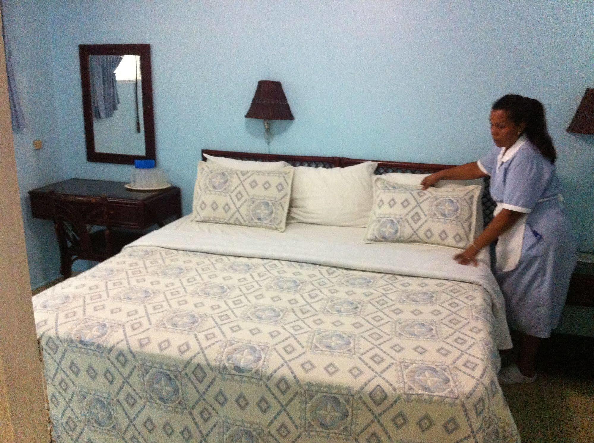 Hotel Caribe Barahona Extérieur photo
