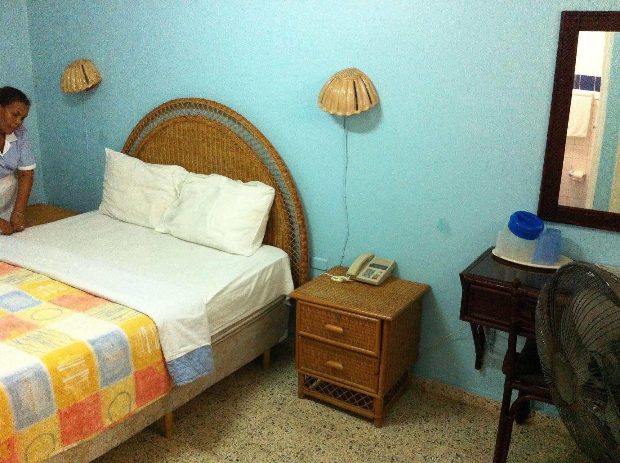Hotel Caribe Barahona Extérieur photo
