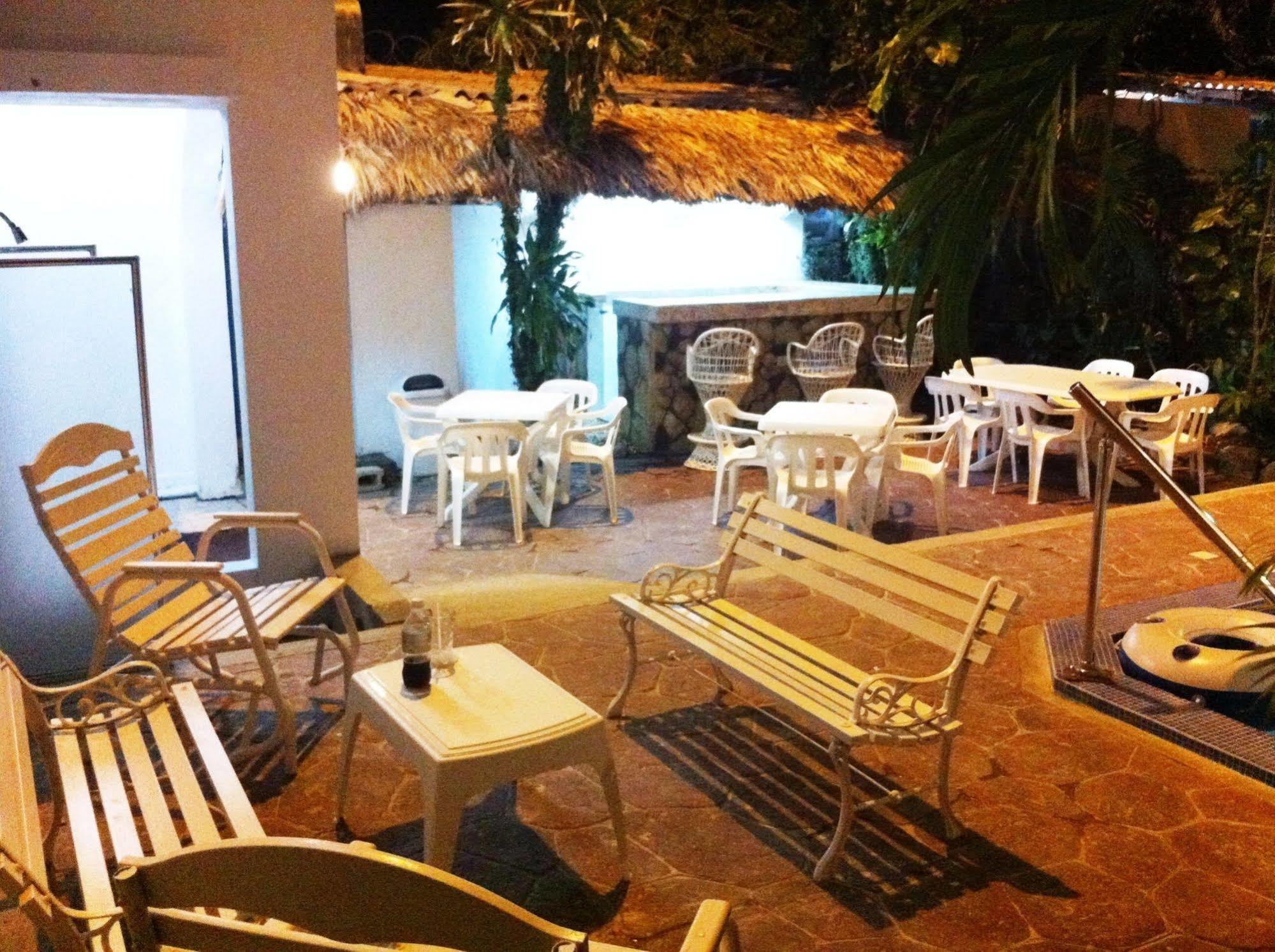Hotel Caribe Barahona Extérieur photo