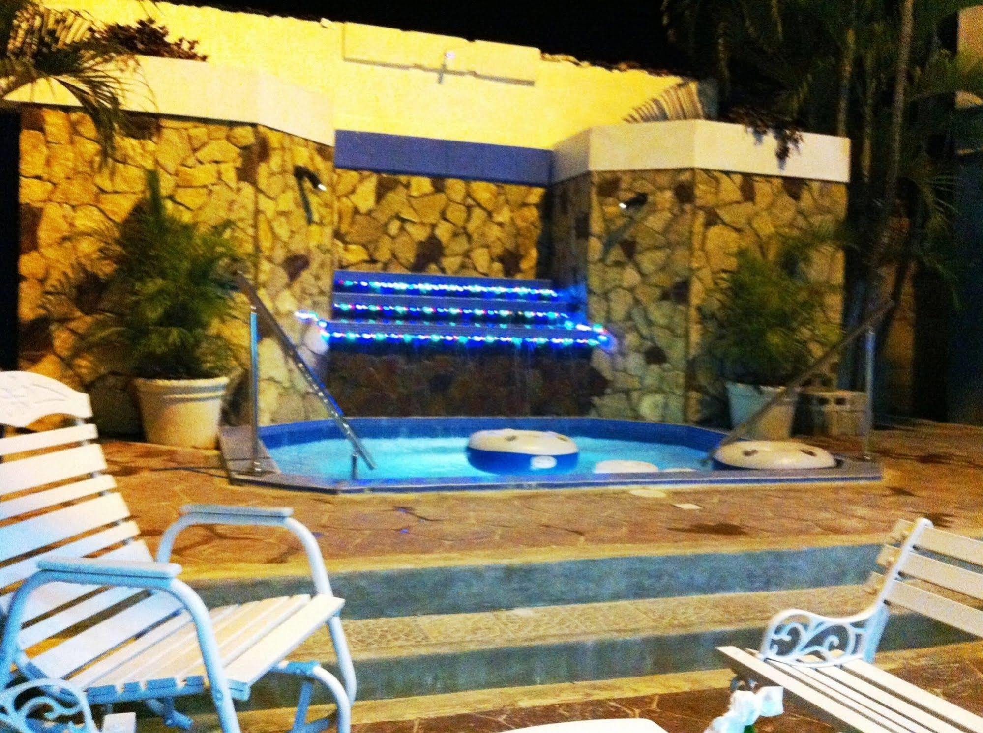 Hotel Caribe Barahona Extérieur photo